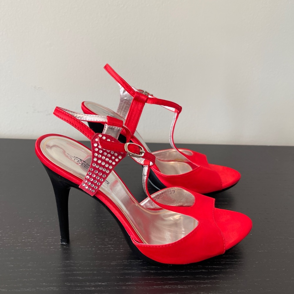 Vibrant red satin evening sandals